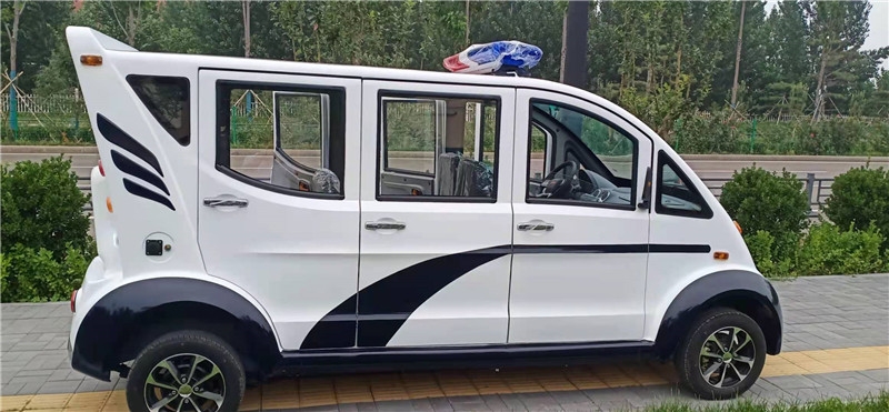 刚察警用巡逻车